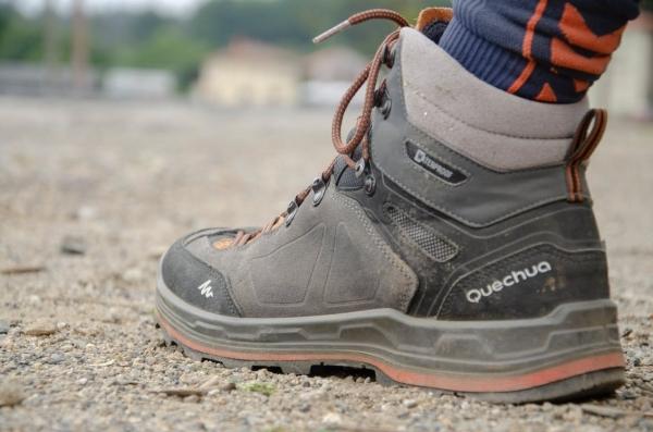 爬山、徒步該怎么穿?排汗衣、登山鞋、登山杖等裝備怎么挑?