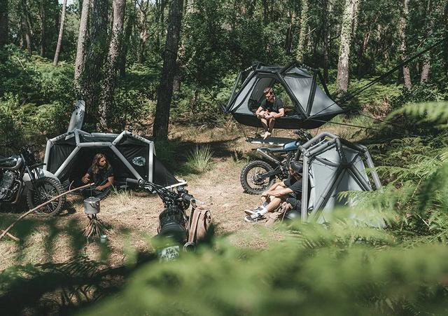 這款充氣式露營帳篷可懸吊、可落地,10 分鐘內搭好就可以睡