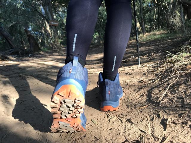 這個戶外品牌穿的人少,奧地利Dachstein達赫斯坦中幫防水登山鞋實測