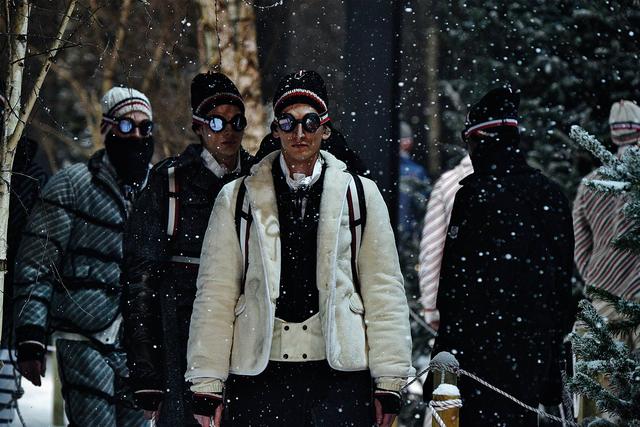 不是給戶外愛好者的outdoor品牌聯名款,上萬元價格有人買