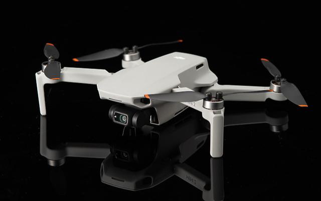 大疆DJI Mavic Mini 2無人機(jī)開箱,是你想買的航拍小飛機(jī)嗎