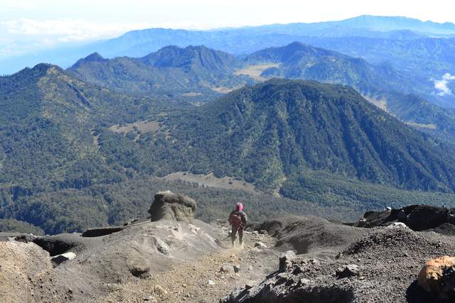 印尼火山徒步之旅,這三座不同的火山有三種體驗