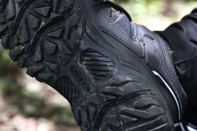 新手該怎么挑登山鞋?KEEN防水徒步登山鞋測(cè)評(píng)體驗(yàn)