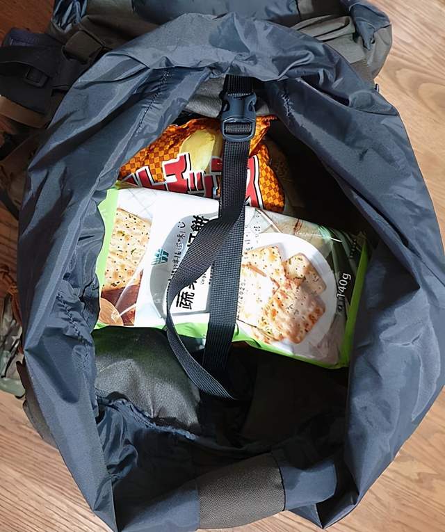 美國海豹突擊隊專用背包神秘在哪?看神秘農場Mystery ranch背包開箱