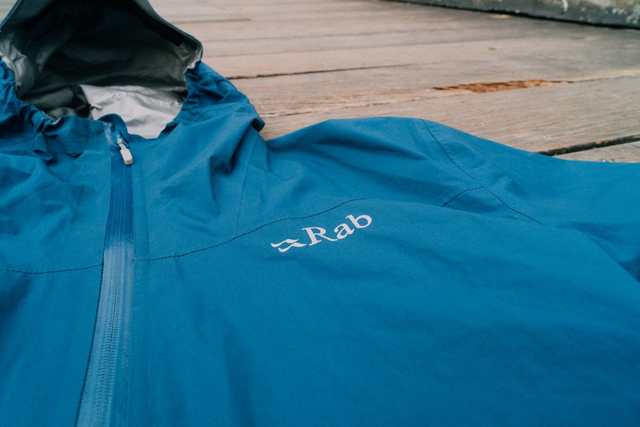 該買一款什么樣的沖鋒衣?入手英國品牌Rab防水沖鋒衣外套開箱
