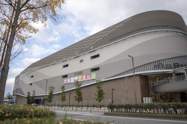 始祖鳥的裝備一直在網上看過,這家在日本的專賣店第一次進去看