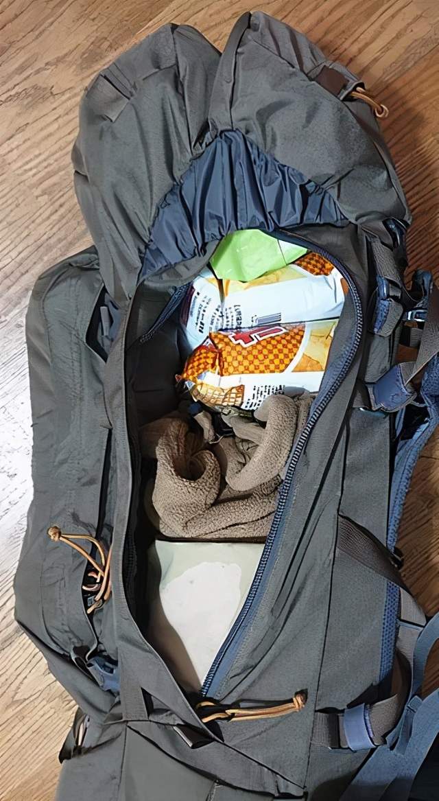 美國海豹突擊隊專用背包神秘在哪?看神秘農場Mystery ranch背包開箱