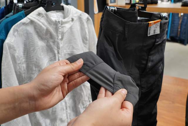 新手還是去迪卡儂買戶外裝備,一件衣服也就幾十塊錢