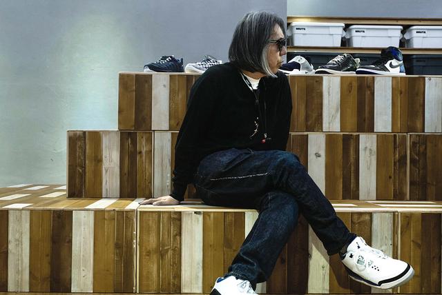 OAKLEY與fragment design推新款聯名眼鏡,只有帥可以形容