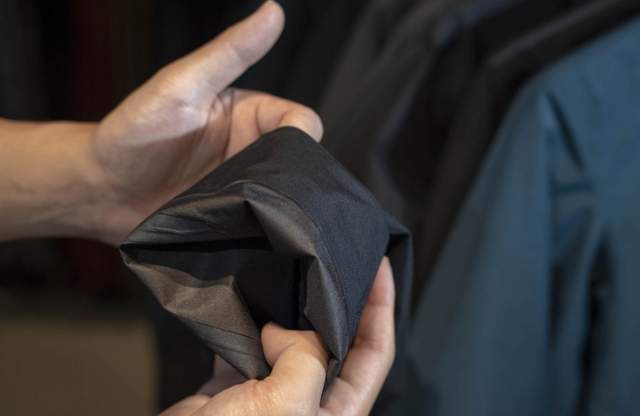 始祖鳥的裝備一直在網上看過,這家在日本的專賣店第一次進去看