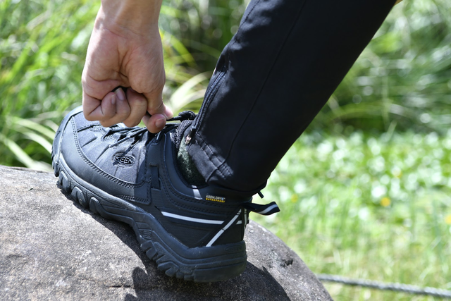 新手該怎么挑登山鞋?KEEN防水徒步登山鞋測(cè)評(píng)體驗(yàn)