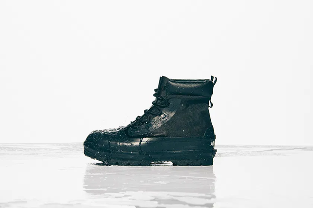 女生們最期待的Converse匡威聯名款登場,兩款鞋一次開賣