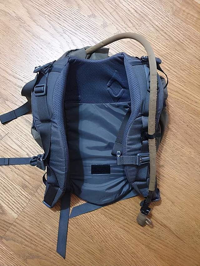 美國海豹突擊隊專用背包神秘在哪?看神秘農場Mystery ranch背包開箱