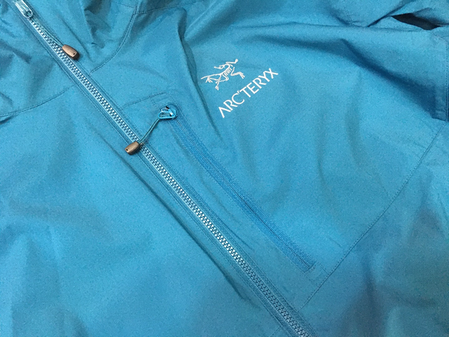 除了Arc'teryx始祖鳥(niǎo)比較貴,這幾款防風(fēng)外套都可以買(mǎi)