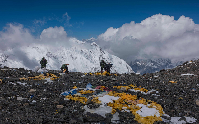 瑞士奢侈品牌Bally巴利做實事,派人上珠穆朗瑪峰清理垃圾