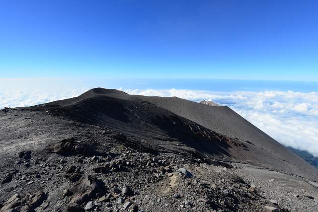 印尼火山徒步之旅,這三座不同的火山有三種體驗