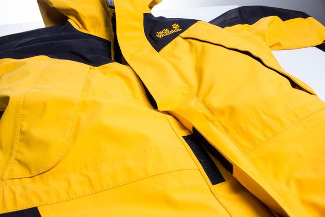 Jack Wolfskin狼爪沖鋒衣開箱,這牌子你買過假貨嗎