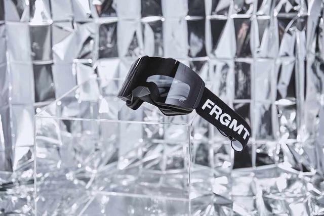 OAKLEY與fragment design推新款聯名眼鏡,只有帥可以形容