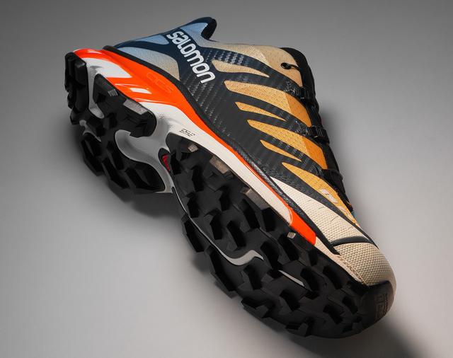 Salomon薩洛蒙的登山鞋也可以配西裝,出自川久保玲得意門生丸龍文人