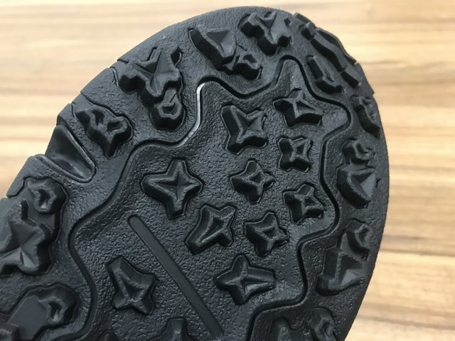 20年前的老土設(shè)計,亞瑟士重新打造,這款復(fù)古越野跑鞋再度回歸