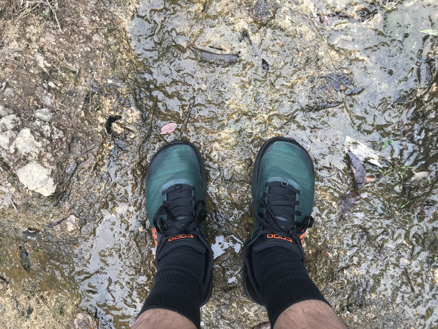 別老盯著HOKA ONE ONE厚底跑鞋,這款跑鞋才夠小眾