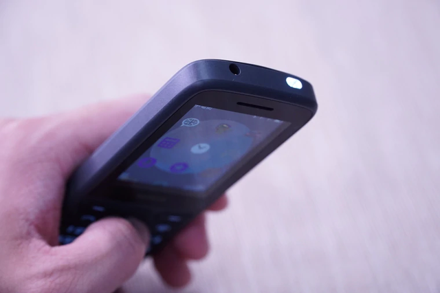 諾基亞手機開箱,2021年了還在用功能機,超長待機便宜又好用