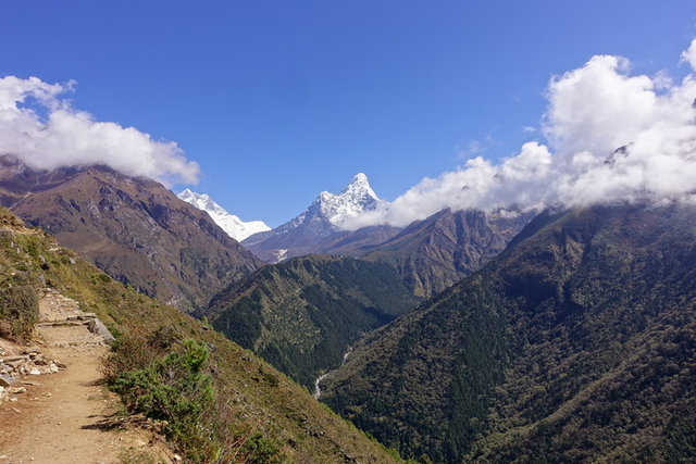 尼泊爾珠峰大本營徒步,用14天走完一生必走的線路