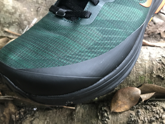 別老盯著HOKA ONE ONE厚底跑鞋,這款跑鞋才夠小眾