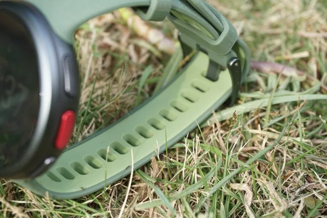 不要只知道佳明和頌拓,來看我手上的博能運動智能手表開箱