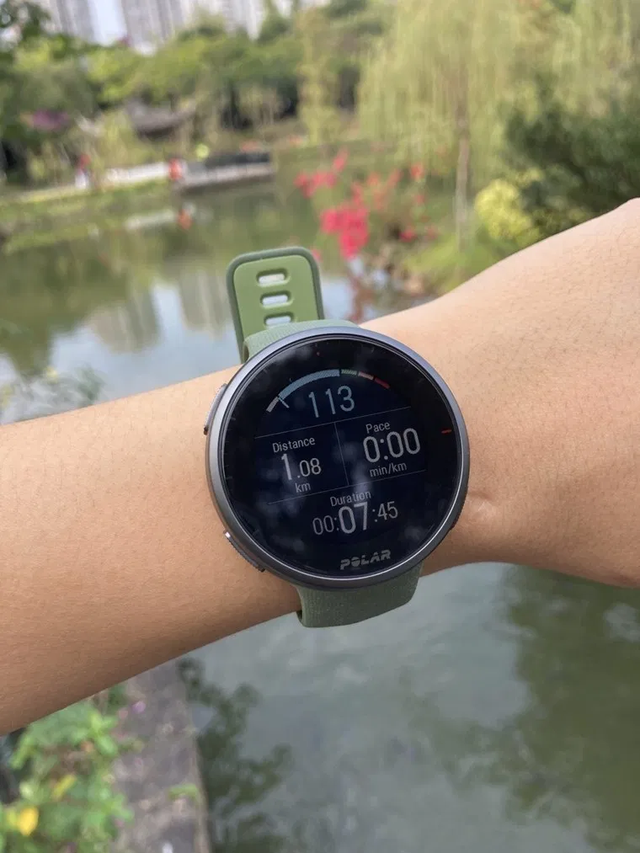 不要只知道佳明和頌拓,來看我手上的博能運動智能手表開箱