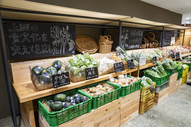 全球最大MUJI無印良品門店不僅有星巴克,還學(xué)迪卡儂賣戶外用品