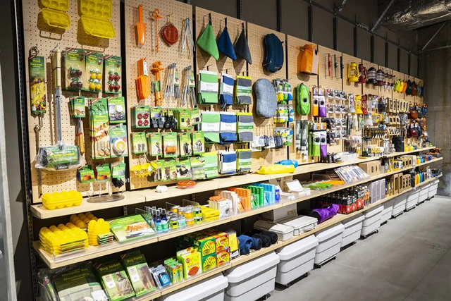 全球最大MUJI無印良品門店不僅有星巴克,還學(xué)迪卡儂賣戶外用品
