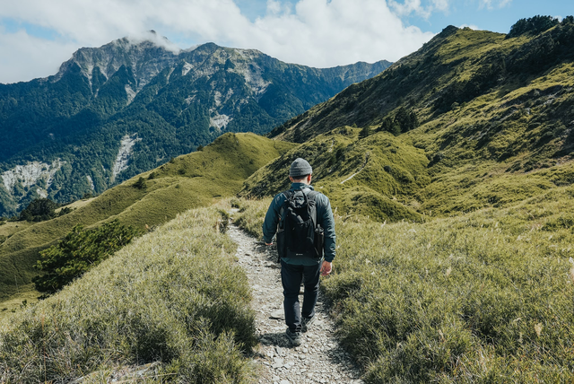 買棉服還是羽絨服?Arc'teryx始祖鳥棉服貴,但暖和呀