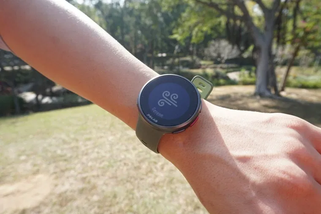 不要只知道佳明和頌拓,來看我手上的博能運動智能手表開箱