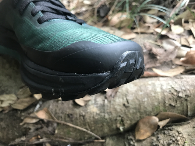 別老盯著HOKA ONE ONE厚底跑鞋,這款跑鞋才夠小眾