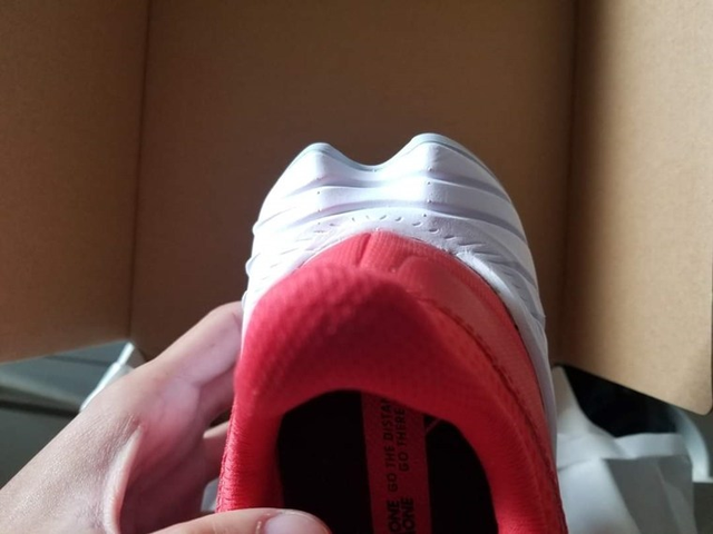 Hoka One One全新跑鞋開箱,大家能買得起的碳板跑鞋
