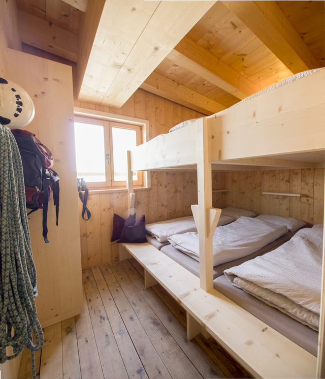 山上沒住的也沒好吃的?帶大家看看國外山屋可以豪華到什么地步