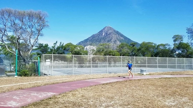 Hoka One One全新跑鞋開箱,大家能買得起的碳板跑鞋