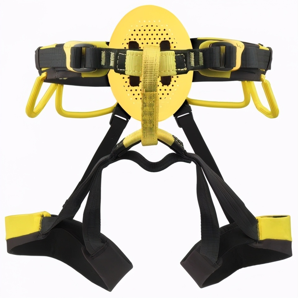 冬季在雪地里徒步登山,你需要知道的事