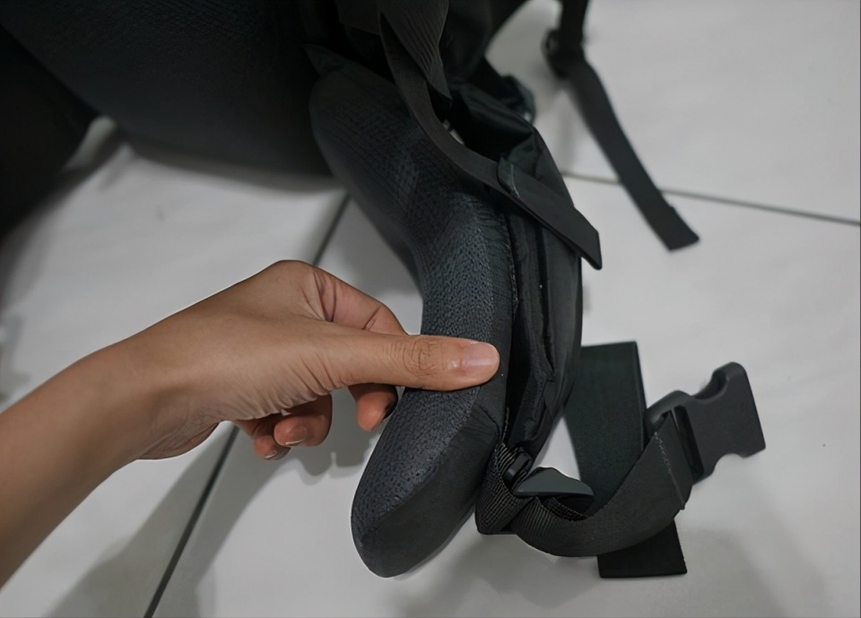 花了1000多買了個(gè)Lowe alpine登山包,有經(jīng)驗(yàn)的來看看值不值