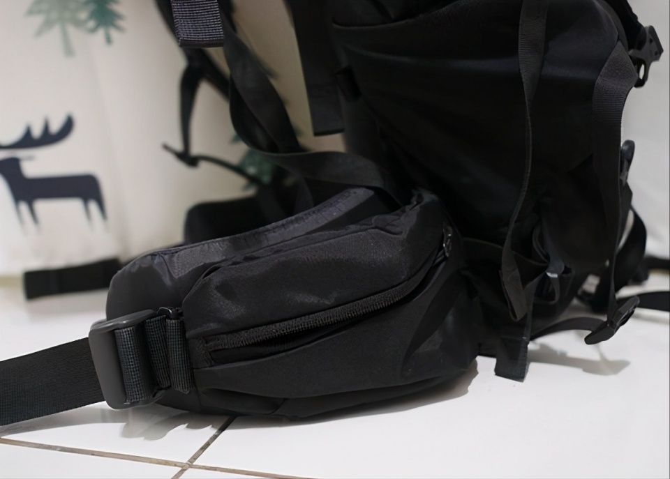 花了1000多買了個(gè)Lowe alpine登山包,有經(jīng)驗(yàn)的來看看值不值