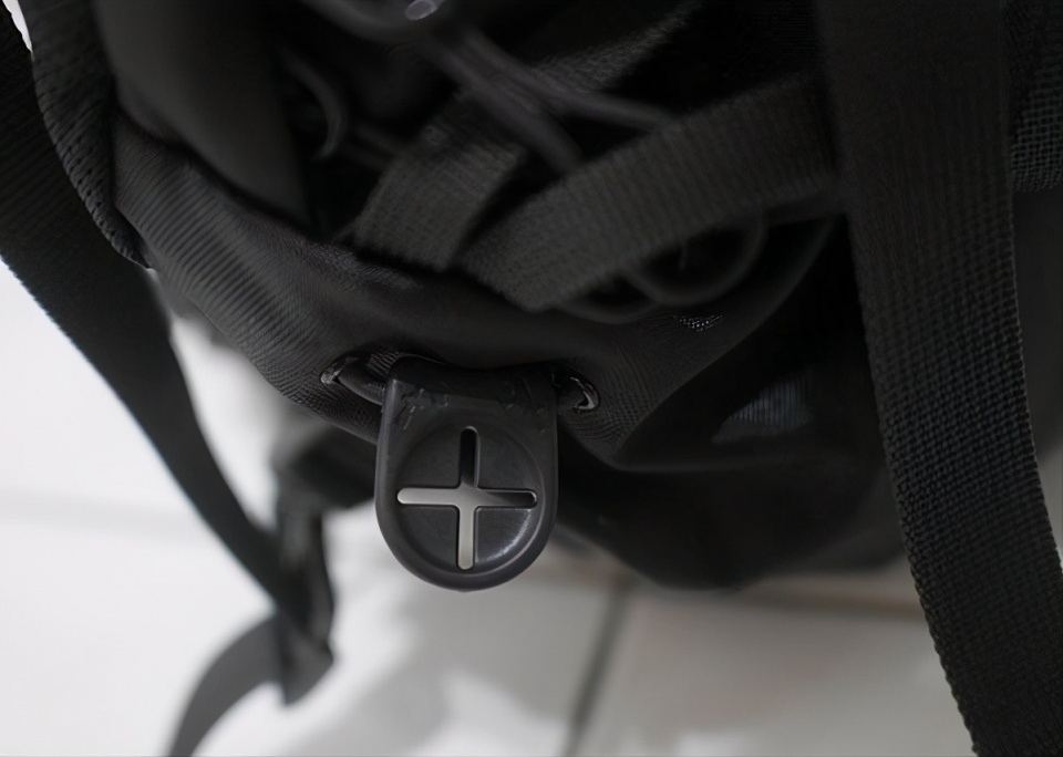 花了1000多買了個(gè)Lowe alpine登山包,有經(jīng)驗(yàn)的來看看值不值