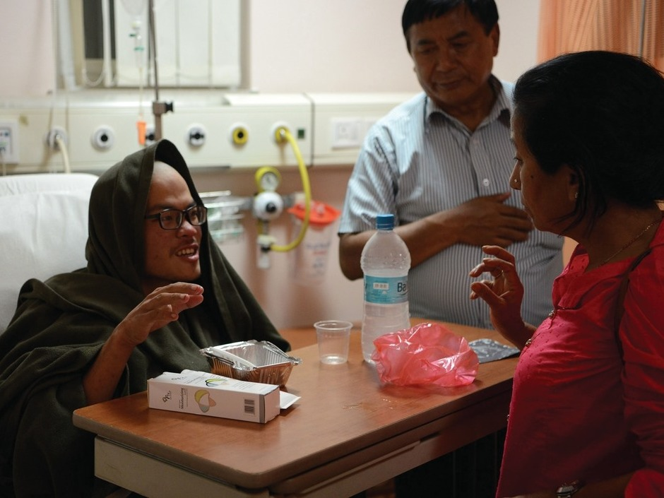 約定誰先死就吃對方肉,情侶被困珠峰47天靠求生技巧1死1獲救