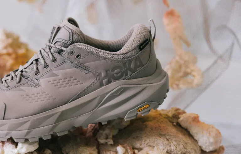 時下最火的跑鞋品牌,HOKA ONE ONE兩款鞋讓你帥氣拜年去