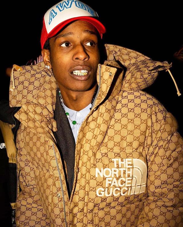 你也有一件羽絨服嗎?今年冬天滿大街都是穿The North Face北面的