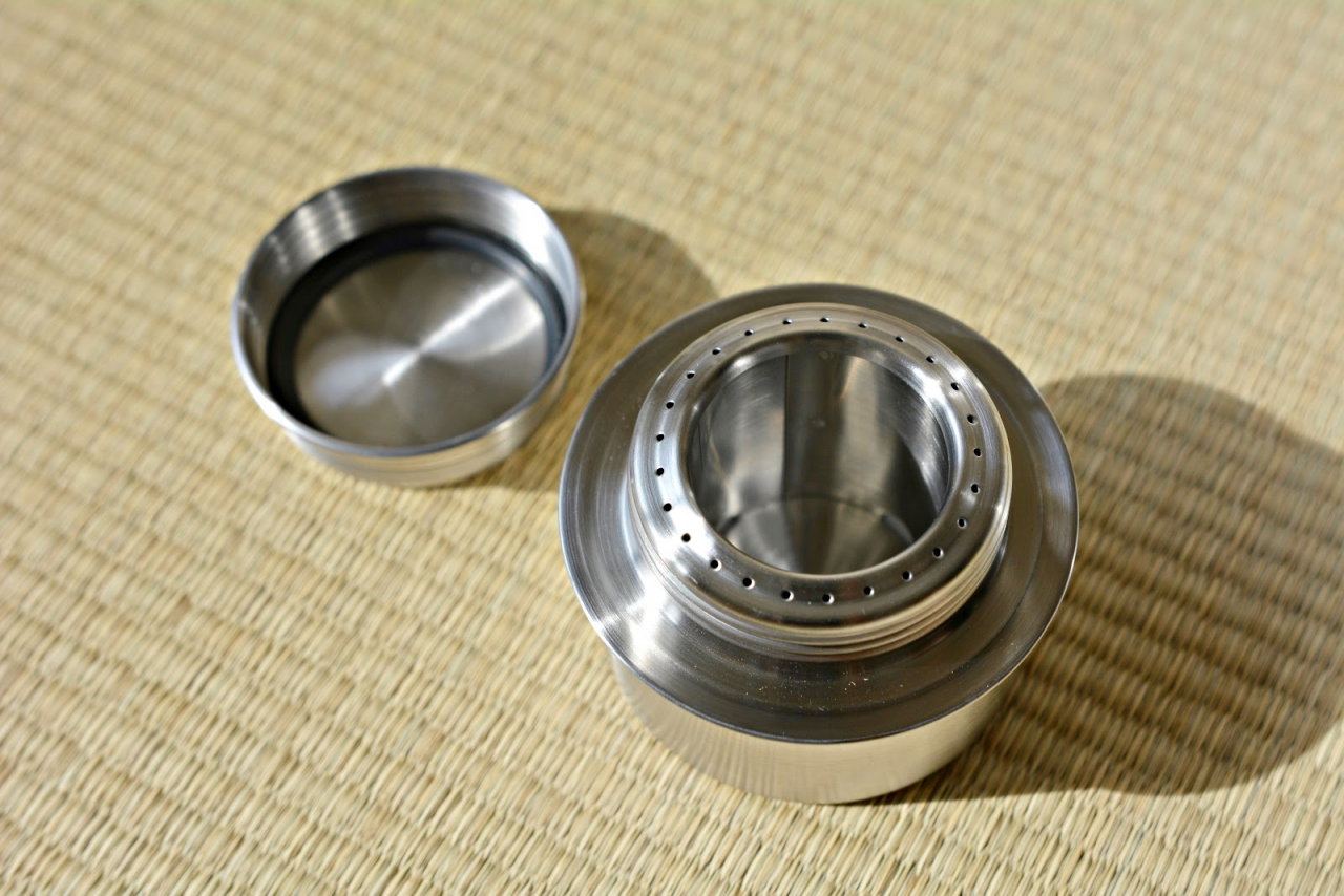 看驢友新買的酒精爐分享體驗，野外溫酒煮茶吃大餐香的很