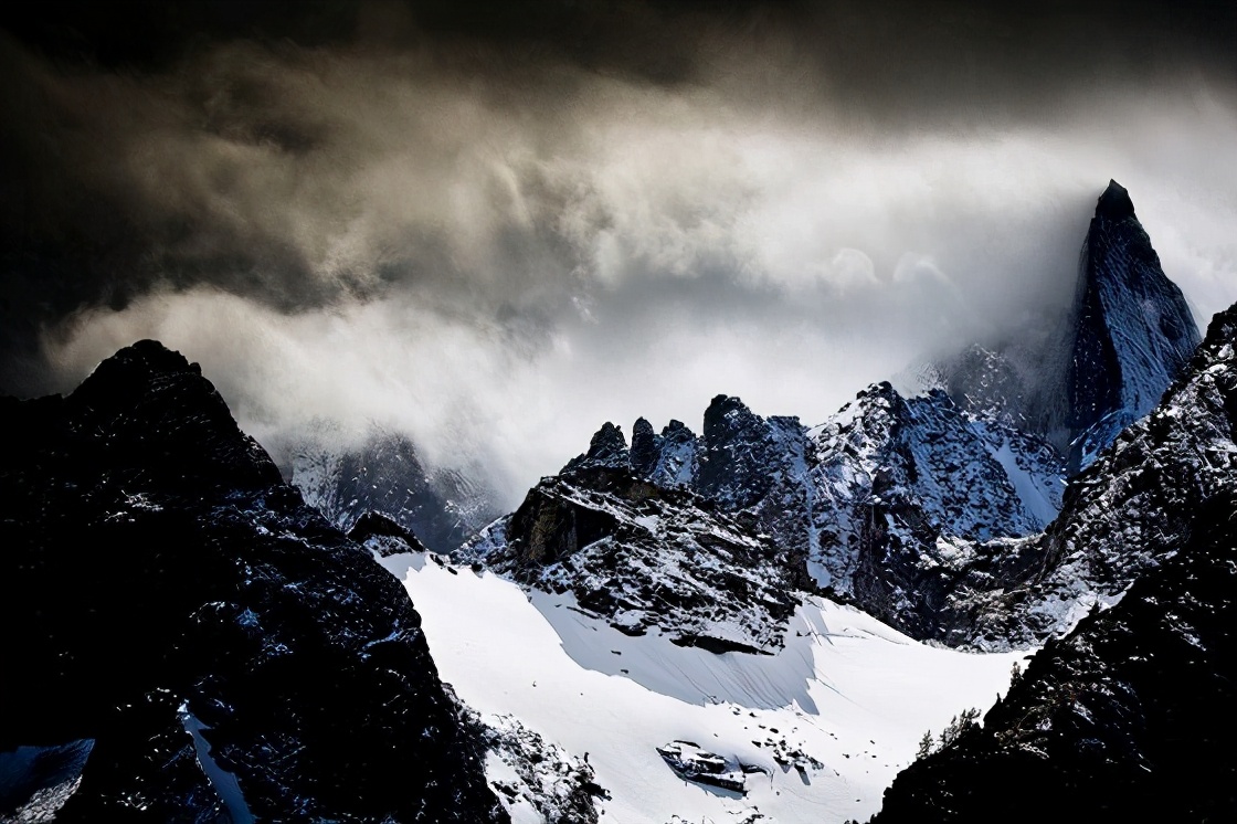 始祖鳥最新“黑科技”現身門店，全球限量新品開啟預售