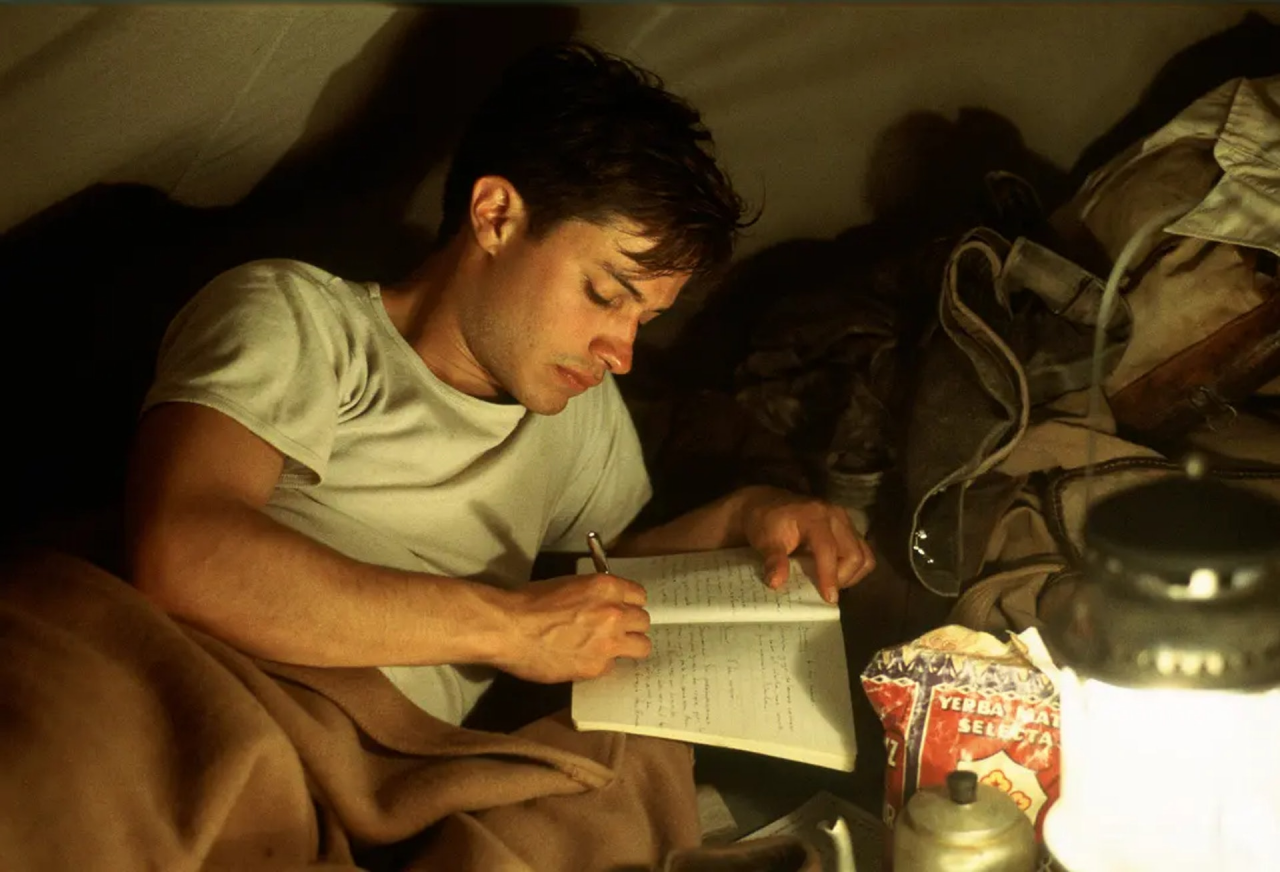 男子被困127小時斷臂自救,盤點10部經典戶外求生電影