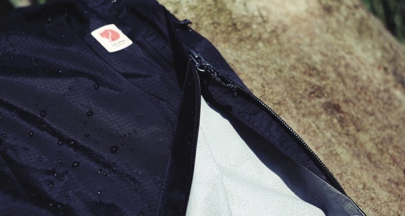 一分錢一分貨，一件比較滿意的的北極狐Fj?llr?ven防水沖鋒褲實測體驗