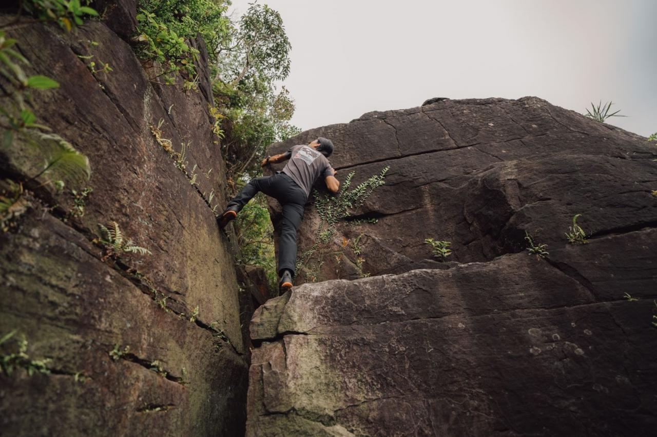 穿著AKU徒步鞋去爬石頭,一個來自意大利的戶外品牌